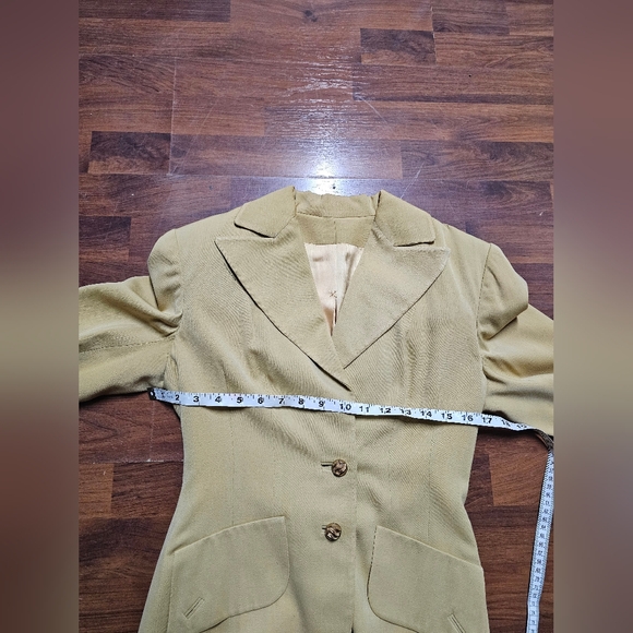 1940s ladies suit with pencil skirt - Picture 10 of 15